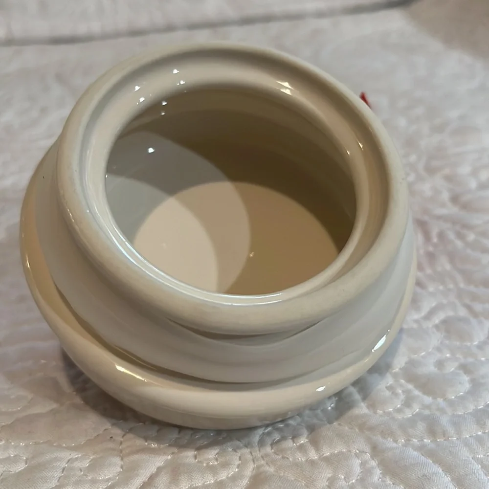 Rae‎ Dunn XOXO canister
